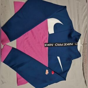 Nike short sweatshirt.zise S